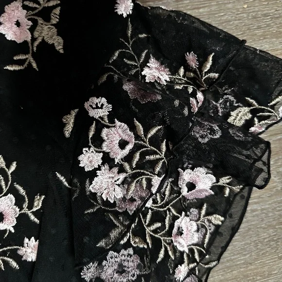 NEW Rachel Parcell Black soft pink Embroidered Floral
Tiered Dress size small - Picture 8 of 11